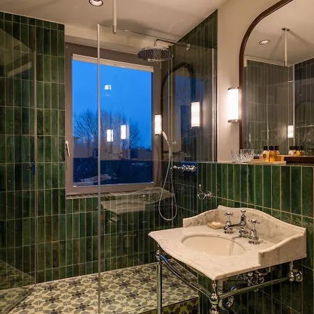 Numa Potsdamer Platz 4*