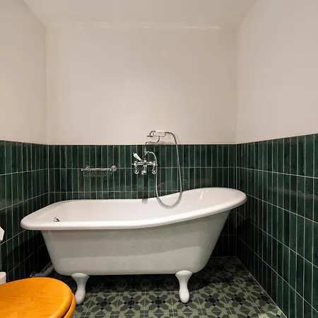 Numa Potsdamer Platz 4*